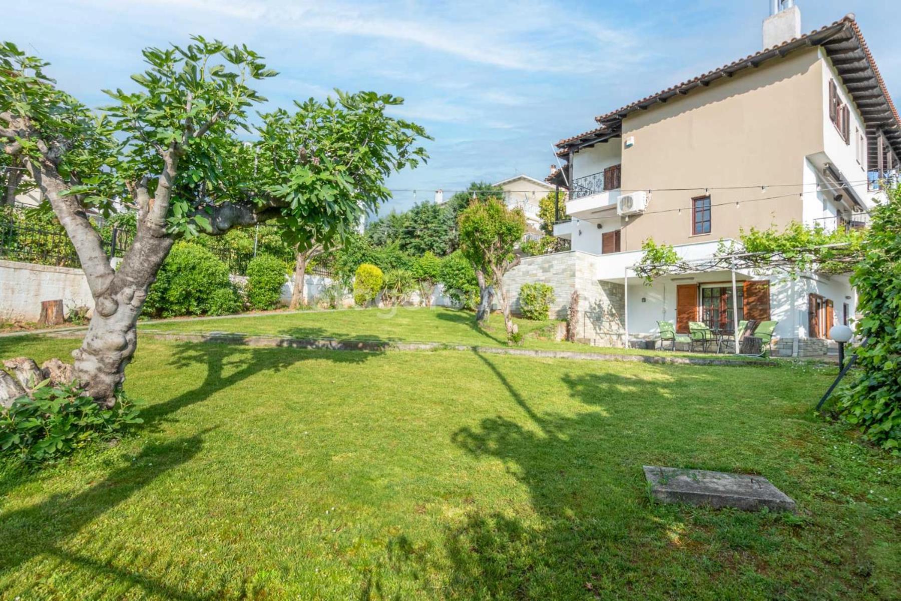 Traditional With Garden, Also For Gatherings ,15 Minutes From Airport * Thessalonique
